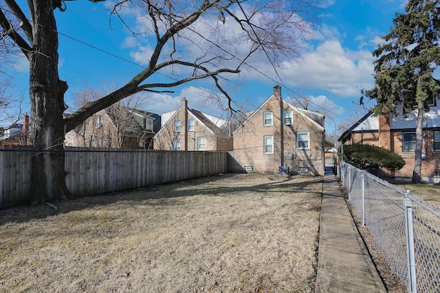 view of yard featuring a fenced backyard