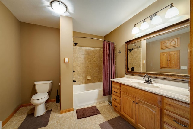 bathroom featuring toilet, vanity, baseboards, and shower / bathtub combination with curtain