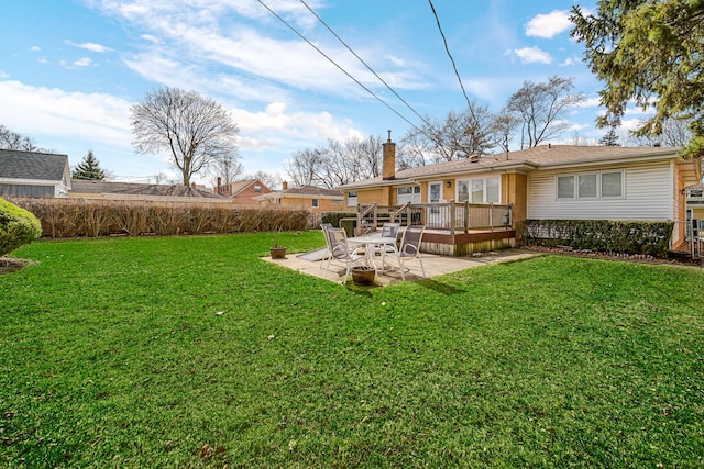 view of yard featuring a patio