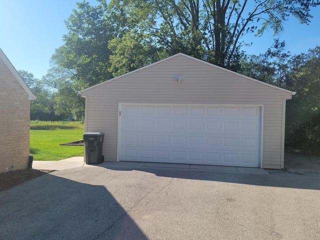 view of detached garage