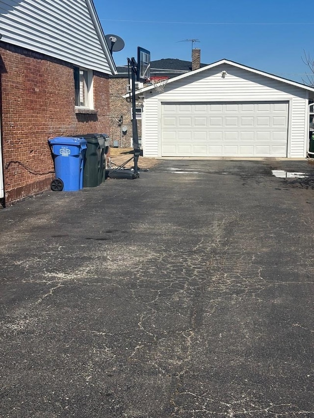 view of detached garage