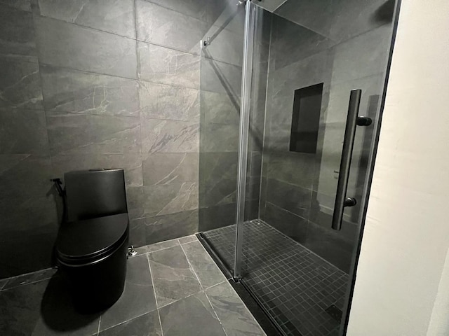 1904 Mullikin Dr, Champaign, IL 61822 - bathroom with toilet and a shower stall