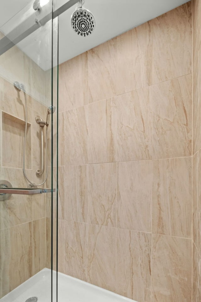 3119 W 83rd St, Chicago, IL 60652 - bathroom with tiled shower