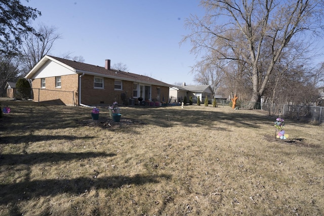 view of yard featuring fence