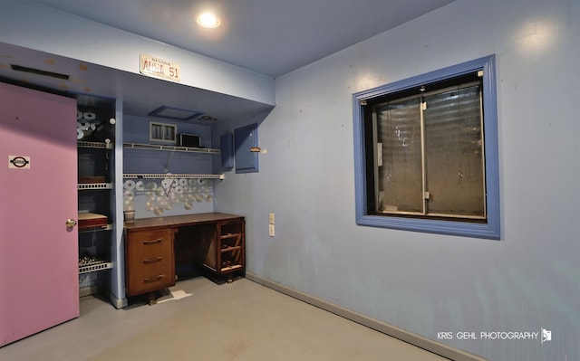 17825 W Cheyenne Ct, Grayslake, IL 60030 - bar area featuring concrete floors