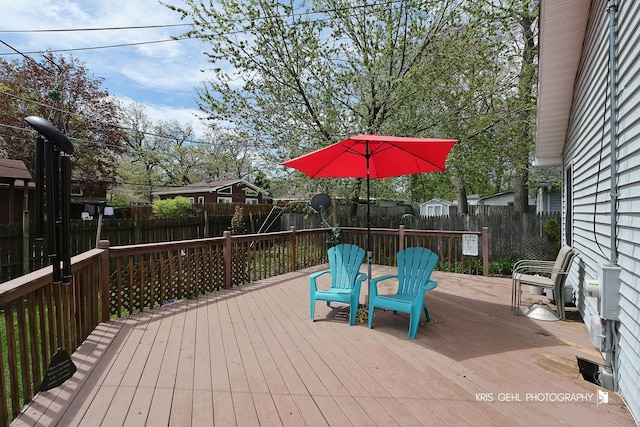 17825 W Cheyenne Ct, Grayslake, IL 60030 - deck with a fenced backyard