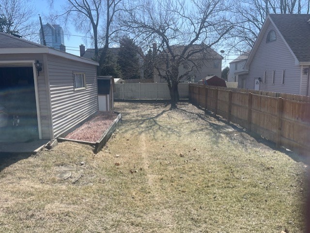 view of yard featuring fence