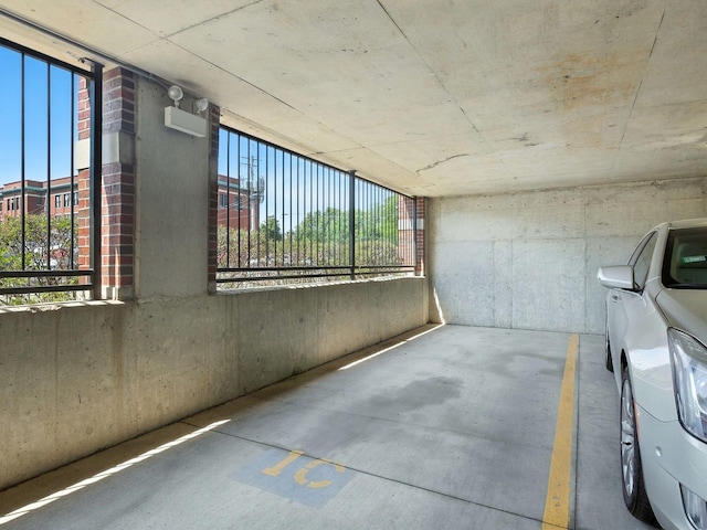 1000 E 53rd St Unit 112, Chicago, IL 60615 - view of parking deck