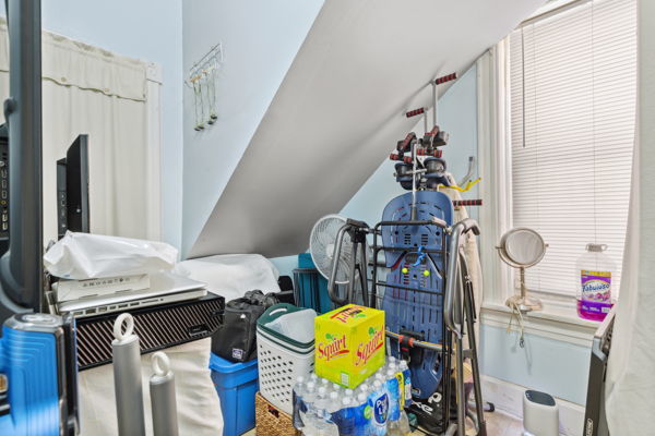 2020 W Superior St, Chicago, IL 60612 - interior space