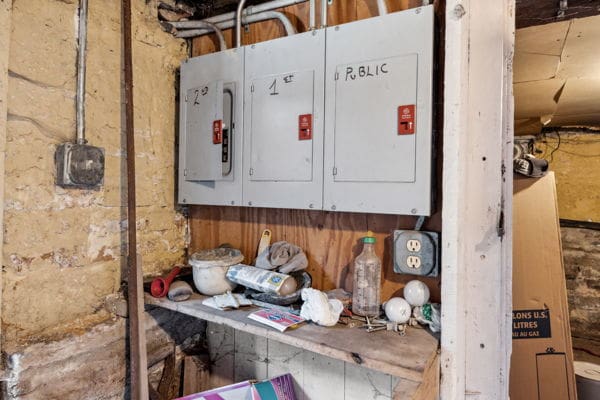2020 W Superior St, Chicago, IL 60612 - utilities featuring electric panel
