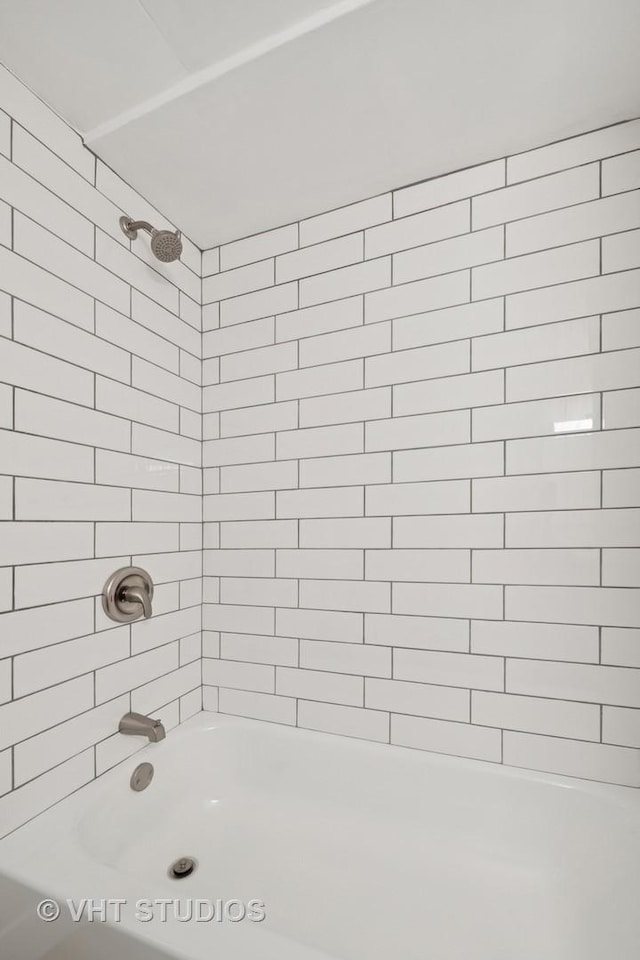 7202 Oak Ave Unit 1Ne, River Forest, IL 60305 - bathroom featuring tub / shower combination