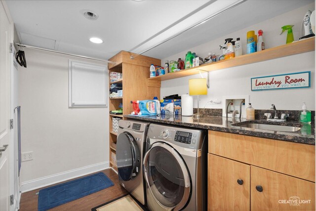 432 S Cherry St, Itasca, IL 60143 - laundry room with separate washer and dryer, wood finished floors, recessed lighting, and bar with sink