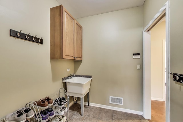 1056 W Willow St, Palatine, IL 60067 - washroom featuring baseboards and visible vents