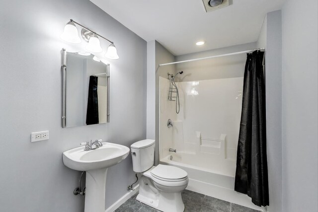 1056 W Willow St, Palatine, IL 60067 - full bathroom with toilet, a sink, tile patterned floors, shower / bath combo with shower curtain, and baseboards