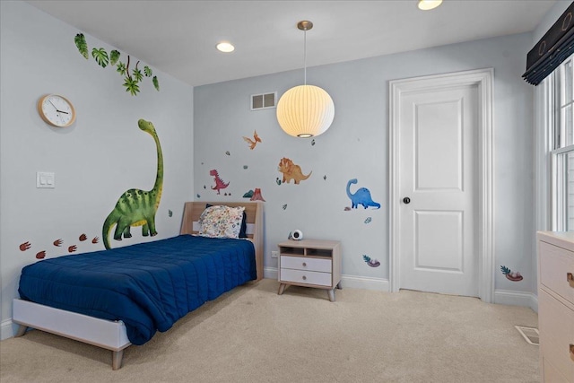 bedroom featuring recessed lighting, visible vents, baseboards, and light colored carpet