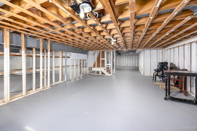 4 Auburn Ln, Barrington Hills, IL 60010 - unfinished basement with stairway