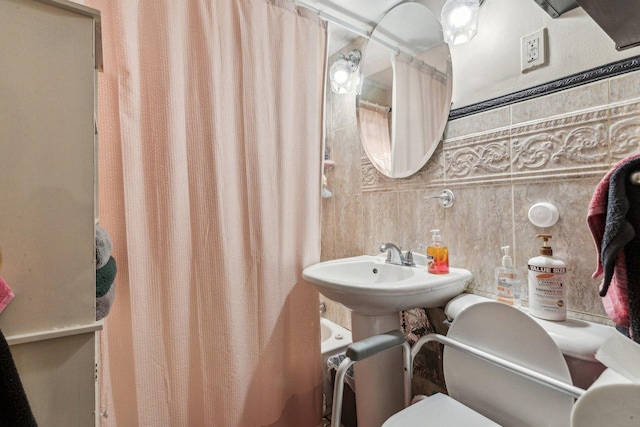 16641 Honore Ave, Markham, IL 60428 - full bathroom featuring toilet