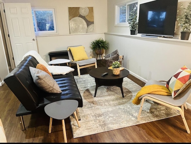 318 N Oaklawn Ave, Elmhurst, IL 60126 - living area featuring wood finished floors and baseboards