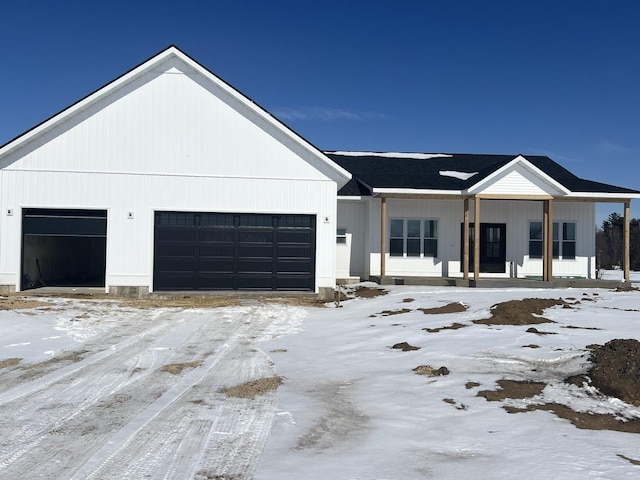 modern farmhouse featuring covered porch