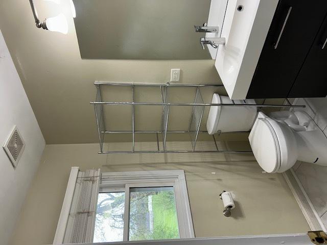 bathroom featuring visible vents