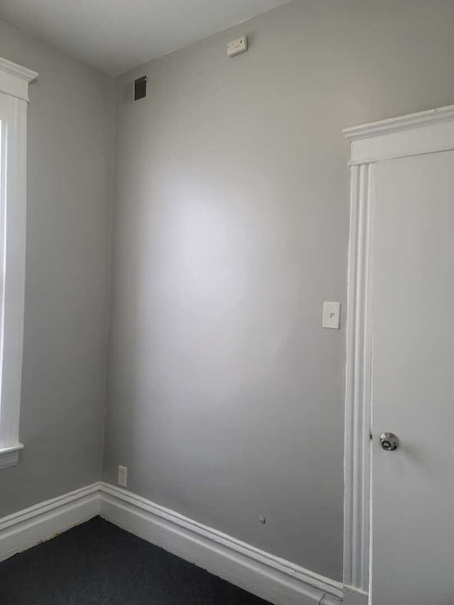 6506 S Eberhart Ave, Chicago, IL 60637 - unfurnished room with visible vents