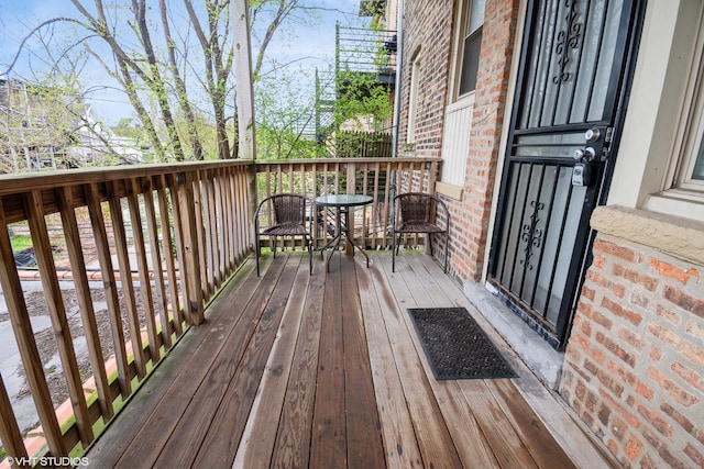 1516 E Marquette Rd Unit 2E, Chicago, IL 60637 - view of wooden deck
