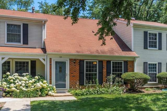 64 Wildwood Trl, Cary, IL 60013 - photo 1