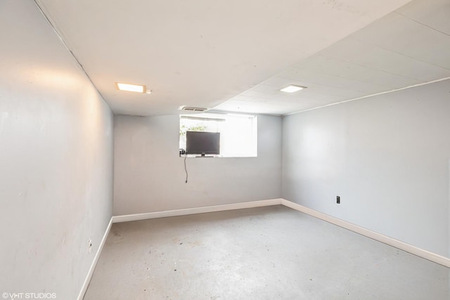 350 E Tulip Dr, Glenwood, IL 60425 - below grade area featuring baseboards and visible vents