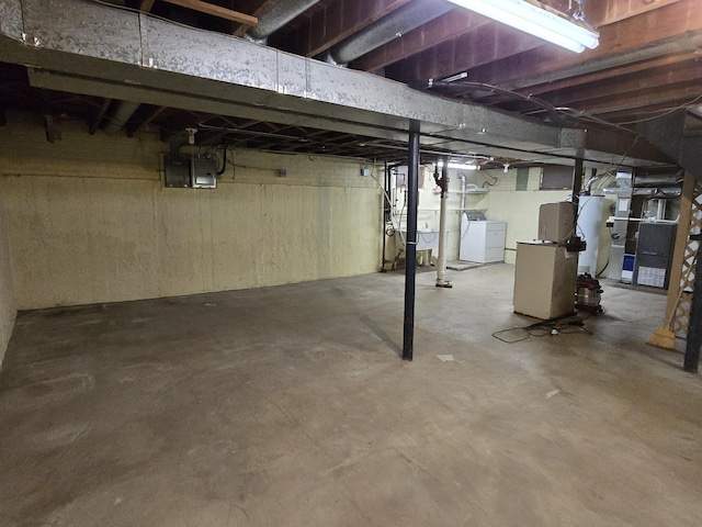 40 166th Pl, Calumet City, IL 60409 - unfinished below grade area with washer and clothes dryer