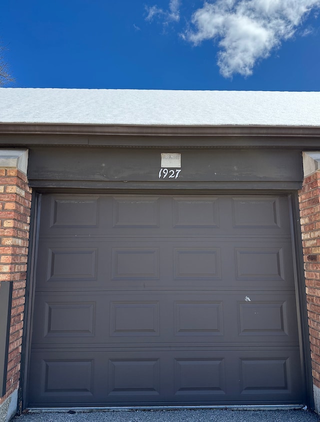 1927 Mission Hills Ln, Northbrook, IL 60062 - view of garage