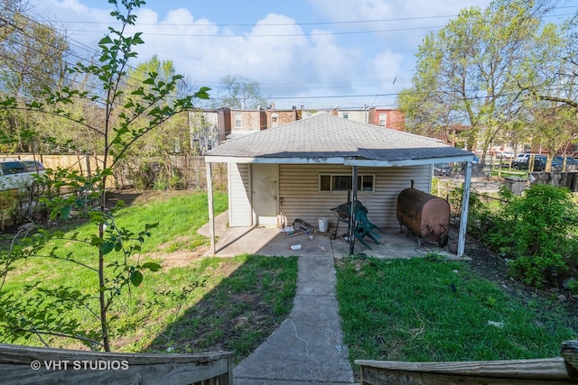 7206 S Champlain Ave, Chicago, IL 60619 - back of property with a patio area