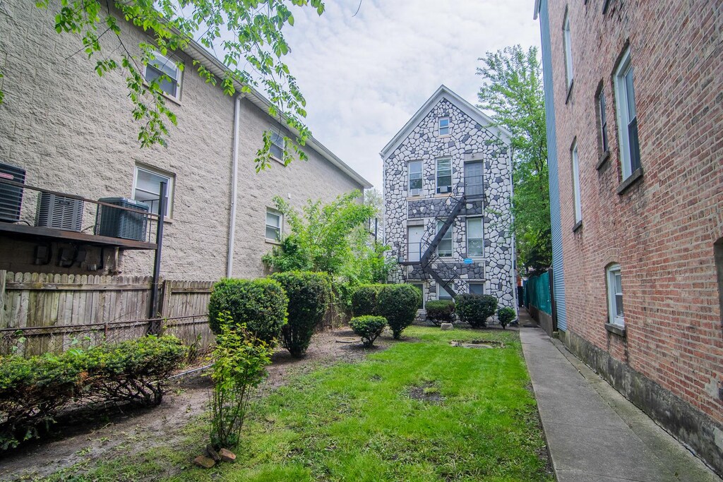 2243 S Sawyer Ave, Chicago, IL 60623 - view of community with fence