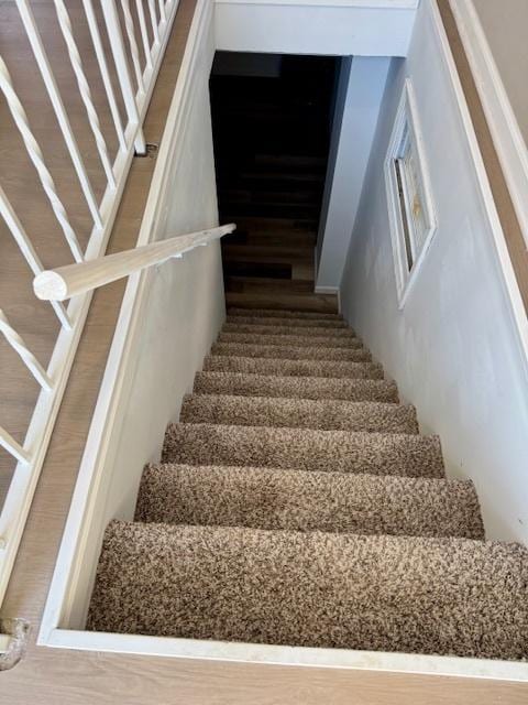 1507 7th St, Winthrop Harbor, IL 60096 - view of staircase