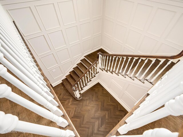 330 S County Line Rd, Hinsdale, IL 60521 - stairs with a decorative wall