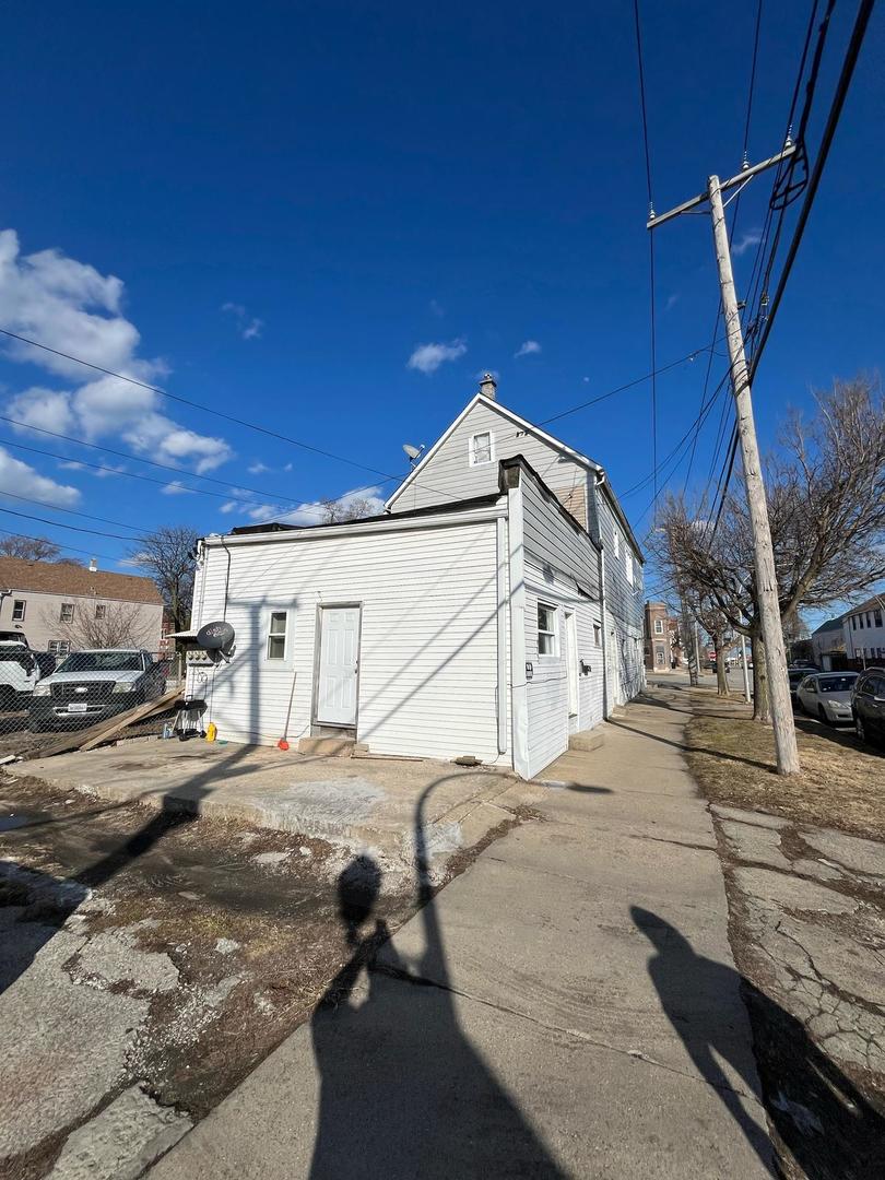 4558 S Laflin St, Chicago, IL 60609 - photo 2