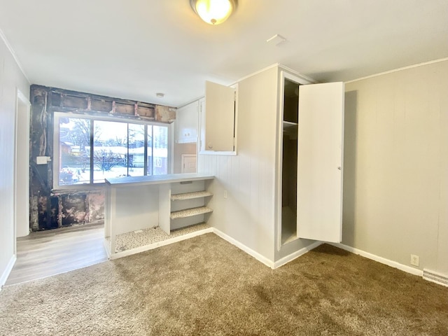 351 Clyde Ave, Calumet City, IL 60409 - kitchen featuring baseboards, visible vents, and carpet flooring