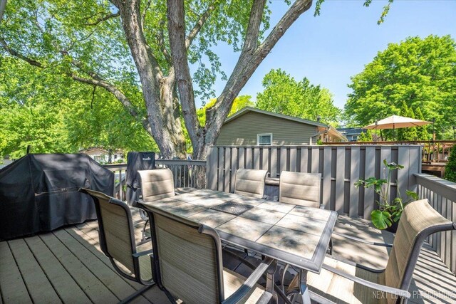 602 S Vista Dr, Algonquin, IL 60102 - deck featuring outdoor dining area