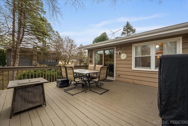 602 S Vista Dr, Algonquin, IL 60102 - deck featuring outdoor dining space