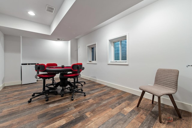 dining area with recessed lighting, visible vents, baseboards, and hardwood / wood-style flooring