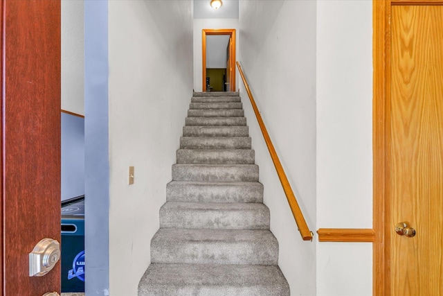 3504 Royal Oak Ct, Champaign, IL 61822 - view of staircase