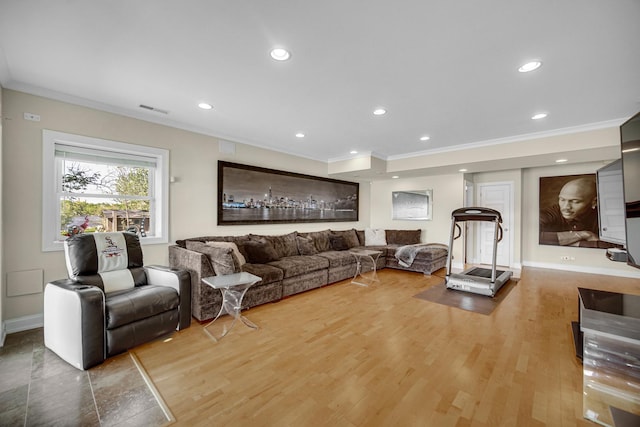 934 Robertson Rd, South Elgin, IL 60177 - living area featuring ornamental molding, light wood-style flooring, recessed lighting, and baseboards