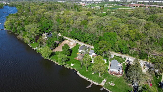 934 Robertson Rd, South Elgin, IL 60177 - aerial overview of property's location with a large body of water and a heavily wooded area