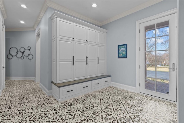 mudroom with baseboards, crown molding, and recessed lighting