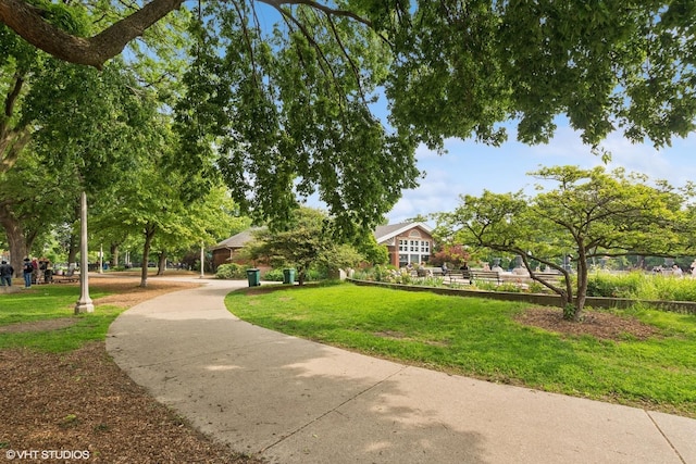 1957 W Schiller St, Chicago, IL 60622 - surrounding community with a yard