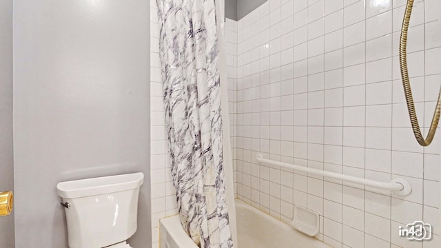 183 W Brandon Ct Unit C, Palatine, IL 60067 - full bath with shower / bath combo with shower curtain and toilet