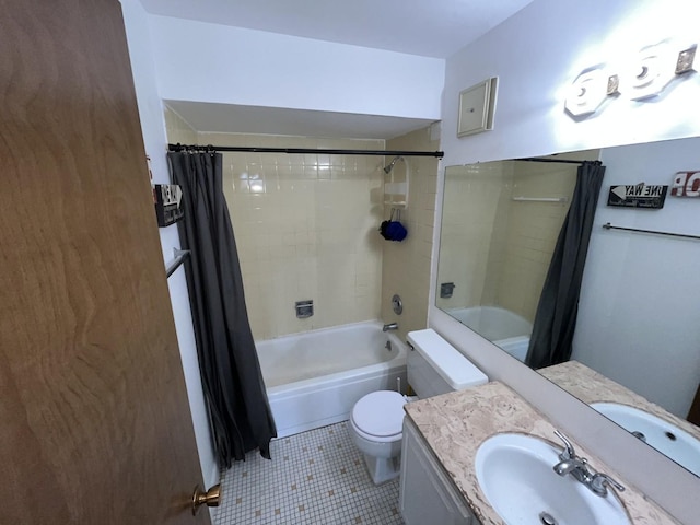 300 Park Ave Unit 236, Calumet City, IL 60409 - full bath with tile patterned flooring, shower / tub combo, toilet, and vanity