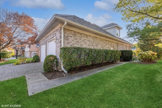 208 Carriage Hill Cir, Libertyville, IL 60048 - photo 34