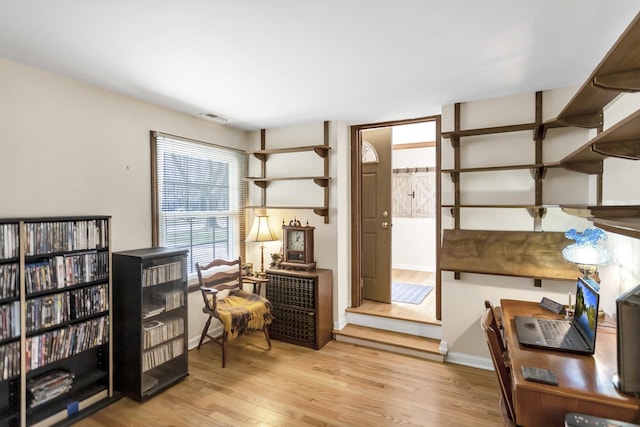 915 N Saratoga Dr, Palatine, IL 60074 - living area with wood finished floors and visible vents