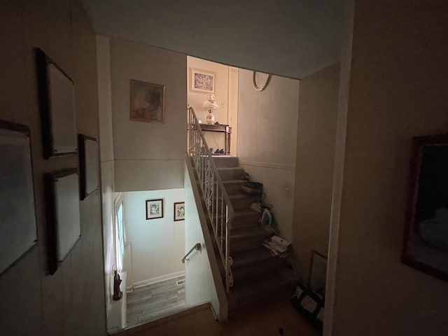 221 Heine Ave, Elgin, IL 60123 - view of stairway