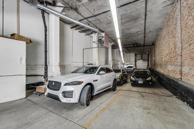 110 N Peoria St Unit 205, Chicago, IL 60607 - view of garage